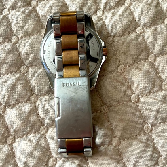 Fossil Watch - Picture 2 of 2